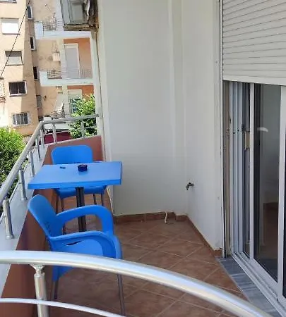 Spacious 2 Bedroom Apartment *