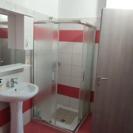 Spacious 2 Bedroom Apartment Apartment *