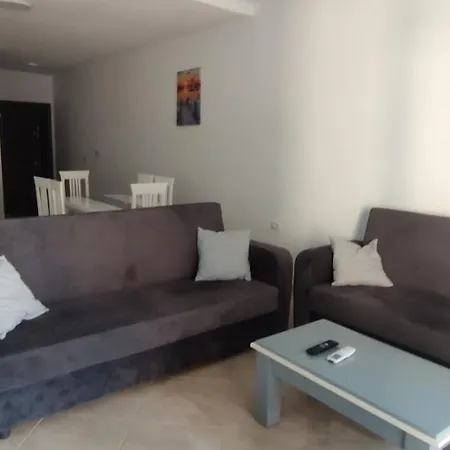 Spacious 2 Bedroom Apartment Apartment *